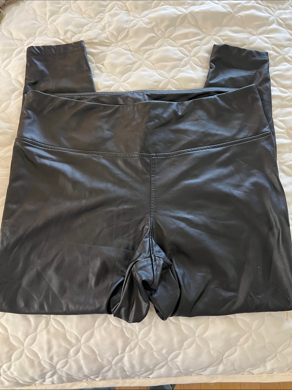 A New Day “pleather” skinny pants stretchy black poly/spandex wide waistband